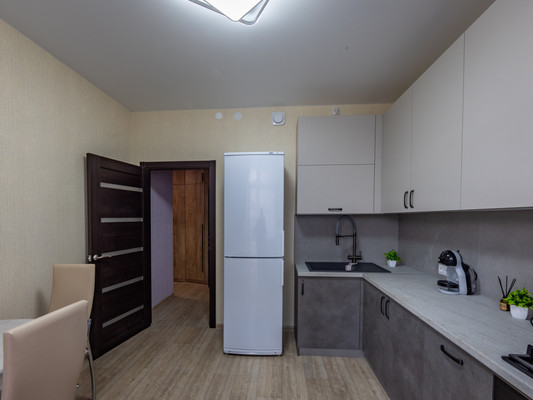 Сдам двухкомнатную (2-комн.) квартиру, Батурина ул, 131, Симферополь г