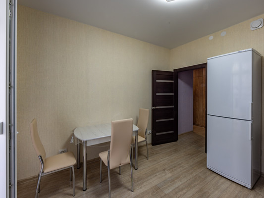 Сдам двухкомнатную (2-комн.) квартиру, Батурина ул, 131, Симферополь г