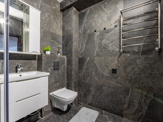 Сдам двухкомнатную (2-комн.) квартиру, Батурина ул, 131, Симферополь г