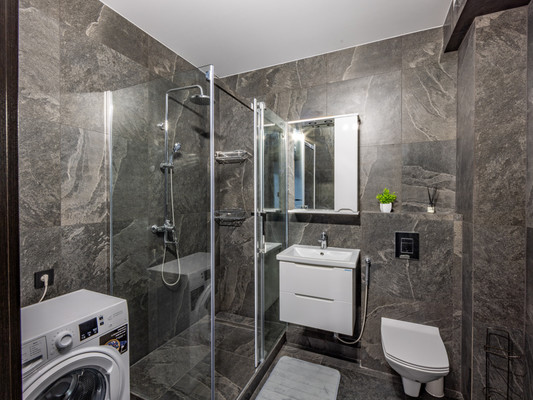 Сдам двухкомнатную (2-комн.) квартиру, Батурина ул, 131, Симферополь г