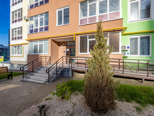 Сдам двухкомнатную (2-комн.) квартиру, Батурина ул, 131, Симферополь г