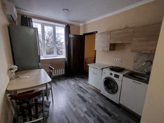 Продам однокомнатную (1-комн.) квартиру, Ильича пл, 4, Туапсе г