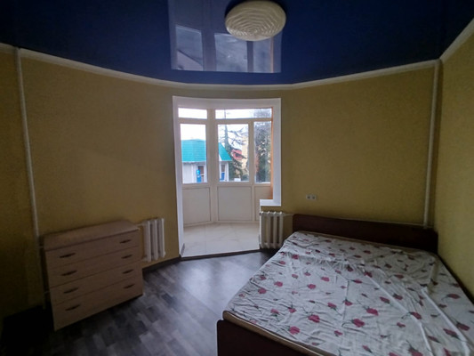 Продам однокомнатную (1-комн.) квартиру, Ильича пл, 4, Туапсе г