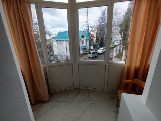 Продам однокомнатную (1-комн.) квартиру, Ильича пл, 4, Туапсе г