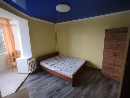 Продам однокомнатную (1-комн.) квартиру, Ильича пл, 4, Туапсе г