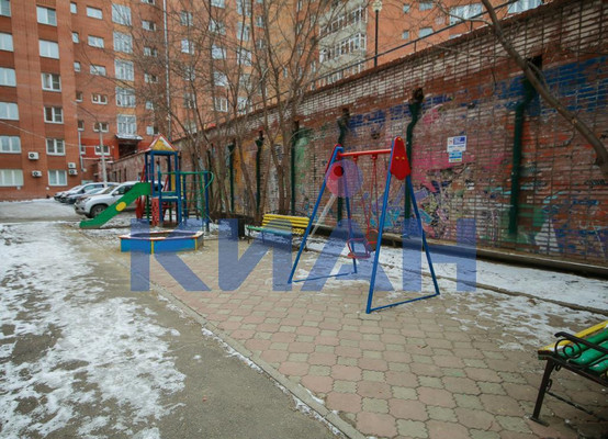 Продам трехкомнатную (3-комн.) квартиру, Курчатова ул, 1ка, Красноярск г