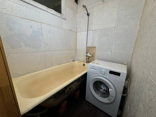Продам трехкомнатную (3-комн.) квартиру, Таежный мкр, 1, Комсомольск-на-Амуре г