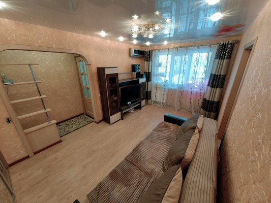 Продам двухкомнатную (2-комн.) квартиру, Интернациональный пр-кт, 31, Комсомольск-на-Амуре г