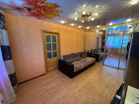 Продам двухкомнатную (2-комн.) квартиру, Интернациональный пр-кт, 31, Комсомольск-на-Амуре г