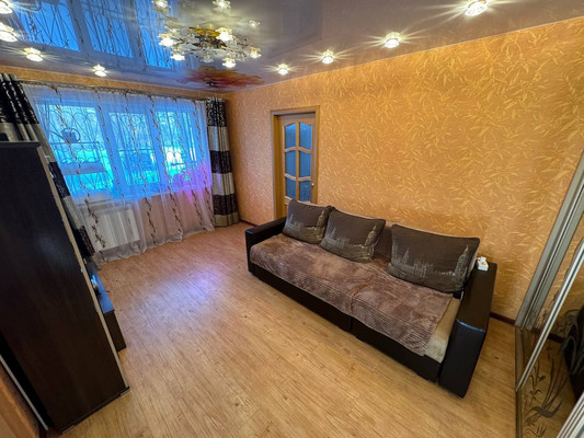 Продам двухкомнатную (2-комн.) квартиру, Интернациональный пр-кт, 31, Комсомольск-на-Амуре г