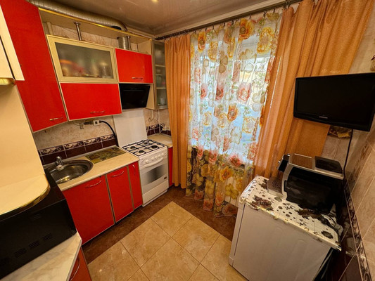 Продам двухкомнатную (2-комн.) квартиру, Интернациональный пр-кт, 31, Комсомольск-на-Амуре г
