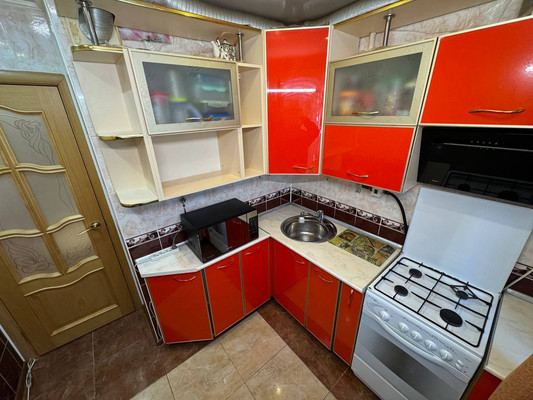 Продам двухкомнатную (2-комн.) квартиру, Интернациональный пр-кт, 31, Комсомольск-на-Амуре г