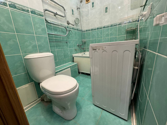 Продам двухкомнатную (2-комн.) квартиру, Интернациональный пр-кт, 31, Комсомольск-на-Амуре г