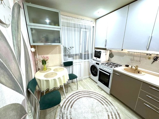 Продам двухкомнатную (2-комн.) квартиру, Пролетарский пер, 10а, Киров г