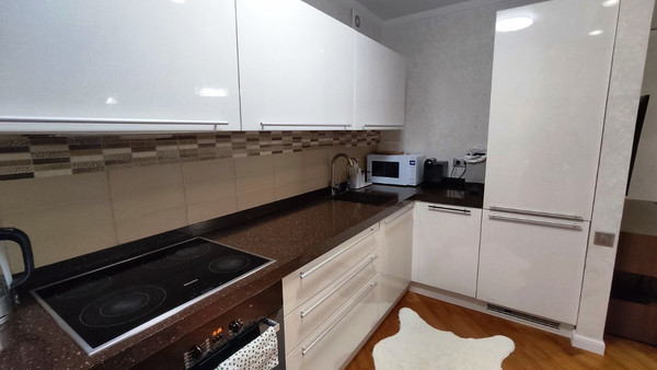 Продам трехкомнатную (3-комн.) квартиру, Большая Зеленовская ул, 62/2, Подольск г