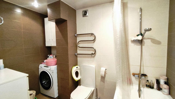 Продам трехкомнатную (3-комн.) квартиру, Большая Зеленовская ул, 62/2, Подольск г
