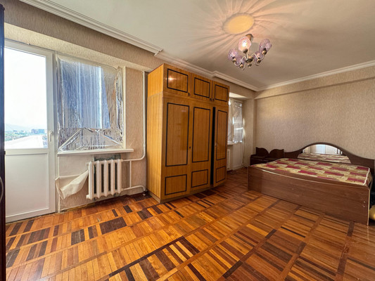 Продам трехкомнатную (3-комн.) квартиру, Ахохова ул, 96А, Нальчик г