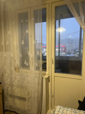 Продам трехкомнатную (3-комн.) квартиру, Строгинский б-р, 4к1, Москва г