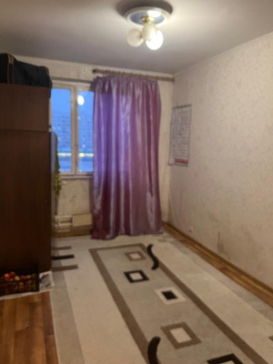 Продам трехкомнатную (3-комн.) квартиру, Строгинский б-р, 4к1, Москва г