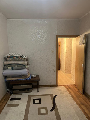 Продам трехкомнатную (3-комн.) квартиру, Строгинский б-р, 4к1, Москва г
