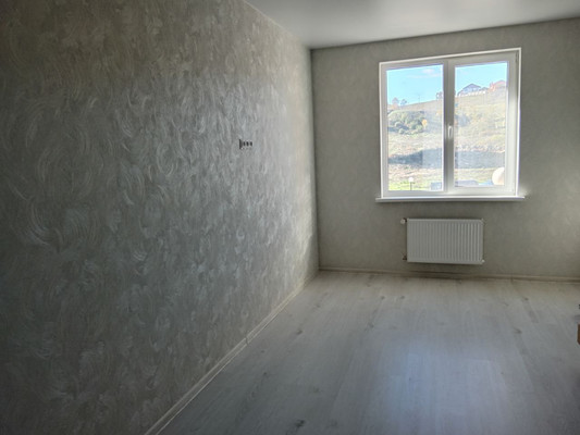 Продам двухкомнатную (2-комн.) квартиру, Крымской весны ул, 6, Мирное с