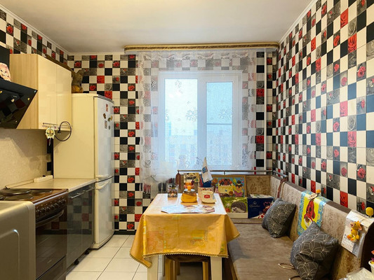 Продам однокомнатную (1-комн.) квартиру, 1-й мкр, 9, имени Свердлова гп