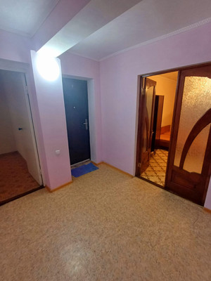 Продам двухкомнатную (2-комн.) квартиру, Комарова ул, 14, Песчаное с