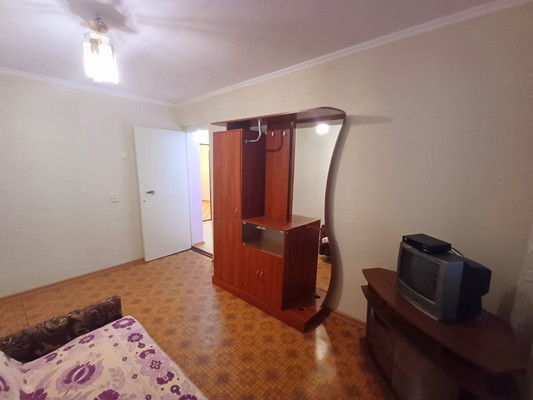 Продам двухкомнатную (2-комн.) квартиру, Комарова ул, 14, Песчаное с