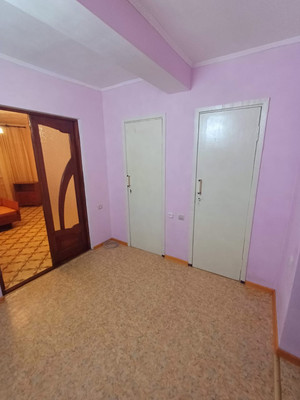 Продам двухкомнатную (2-комн.) квартиру, Комарова ул, 14, Песчаное с