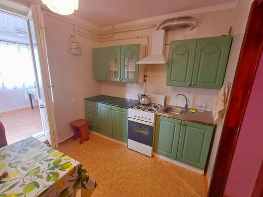 Продам двухкомнатную (2-комн.) квартиру, Комарова ул, 14, Песчаное с