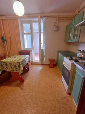 Продам двухкомнатную (2-комн.) квартиру, Комарова ул, 14, Песчаное с