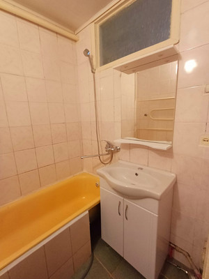 Продам двухкомнатную (2-комн.) квартиру, Комарова ул, 14, Песчаное с