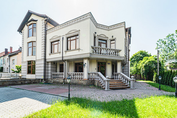 Продам офисное помещение 710,4 м2, Ватутина ул, 18, Калининград г
