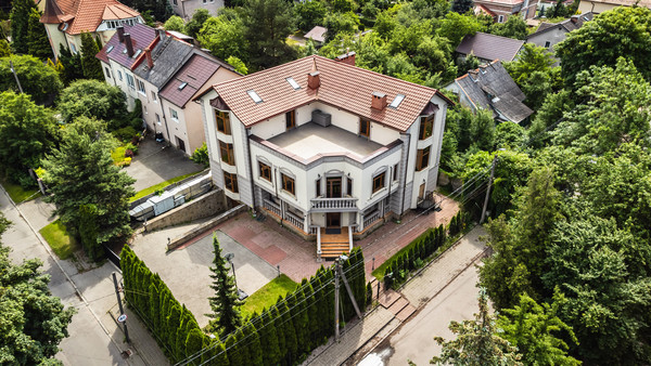 Продам офисное помещение 710,4 м2, Ватутина ул, 18, Калининград г