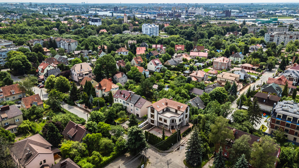 Продам офисное помещение 710,4 м2, Ватутина ул, 18, Калининград г