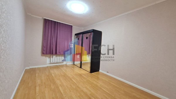 Продам трехкомнатную (3-комн.) квартиру, Кирова ул, д.157, Тула г