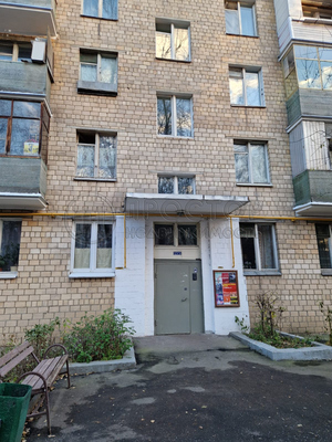 Продам двухкомнатную (2-комн.) квартиру, Озёрная ул, 34к1, Москва г