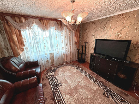 Продам трехкомнатную (3-комн.) квартиру, Комсомольский пр-кт, 69, Амурск г
