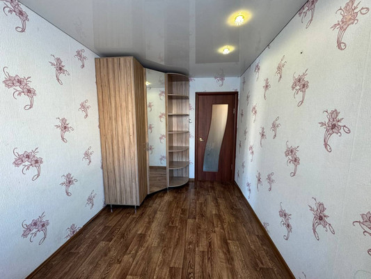 Продам трехкомнатную (3-комн.) квартиру, Комсомольский пр-кт, 69, Амурск г