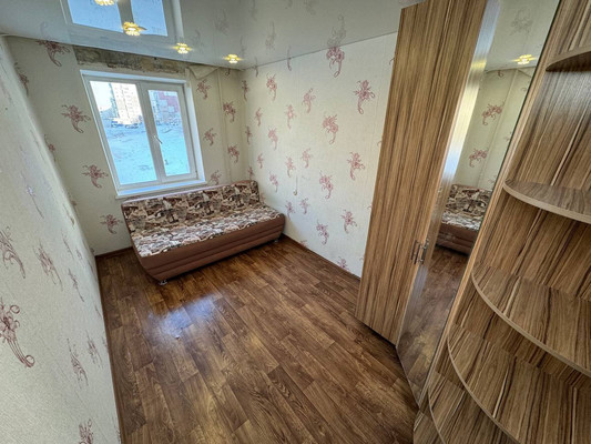 Продам трехкомнатную (3-комн.) квартиру, Комсомольский пр-кт, 69, Амурск г