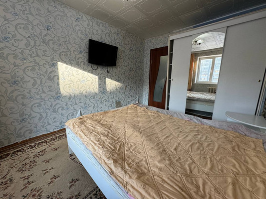 Продам трехкомнатную (3-комн.) квартиру, Комсомольский пр-кт, 69, Амурск г