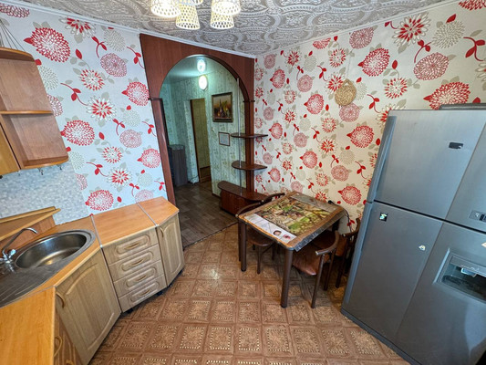 Продам трехкомнатную (3-комн.) квартиру, Комсомольский пр-кт, 69, Амурск г