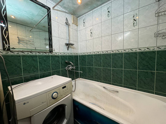 Продам трехкомнатную (3-комн.) квартиру, Комсомольский пр-кт, 69, Амурск г