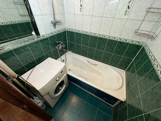 Продам трехкомнатную (3-комн.) квартиру, Комсомольский пр-кт, 69, Амурск г