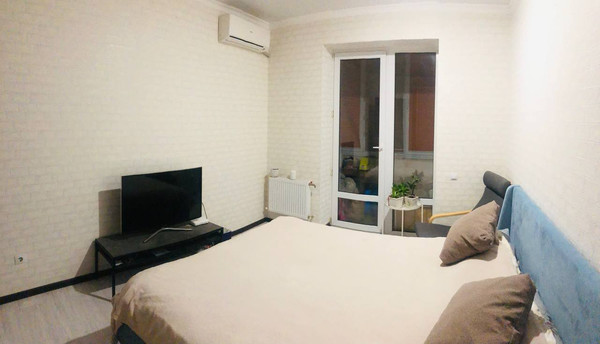 Продам двухкомнатную (2-комн.) квартиру, Кореновская ул, 21, Краснодар г