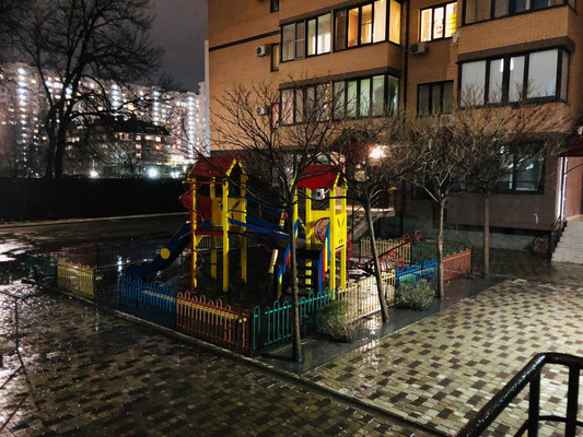 Продам двухкомнатную (2-комн.) квартиру, Кореновская ул, 21, Краснодар г