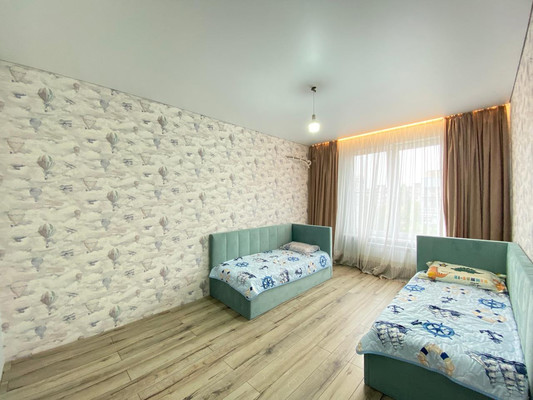 Продам трехкомнатную (3-комн.) квартиру, Жмайлова ул, 19а, Ростов-на-Дону г