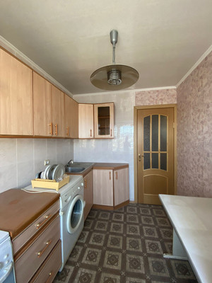 Продам трехкомнатную (3-комн.) квартиру, 339-й Стрелковой Дивизии ул, 17к3, Ростов-на-Дону г