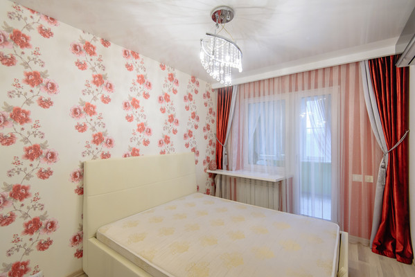 Продам трехкомнатную (3-комн.) квартиру, Малиновского ул, 44, Ростов-на-Дону г