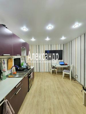 Продам однокомнатную (1-комн.) квартиру, Молодежный б-р, 19, Кириши г